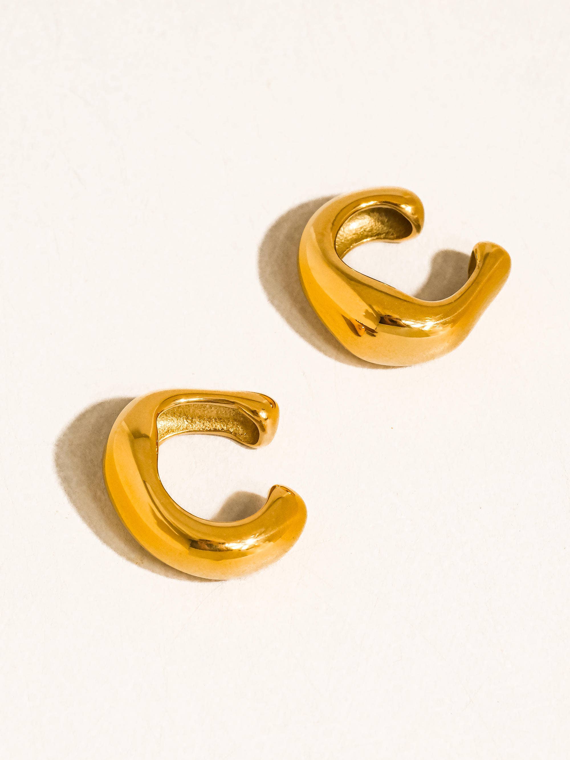 Bronte 18K Gold Non-Tarnish Chunky C Ear Cuff