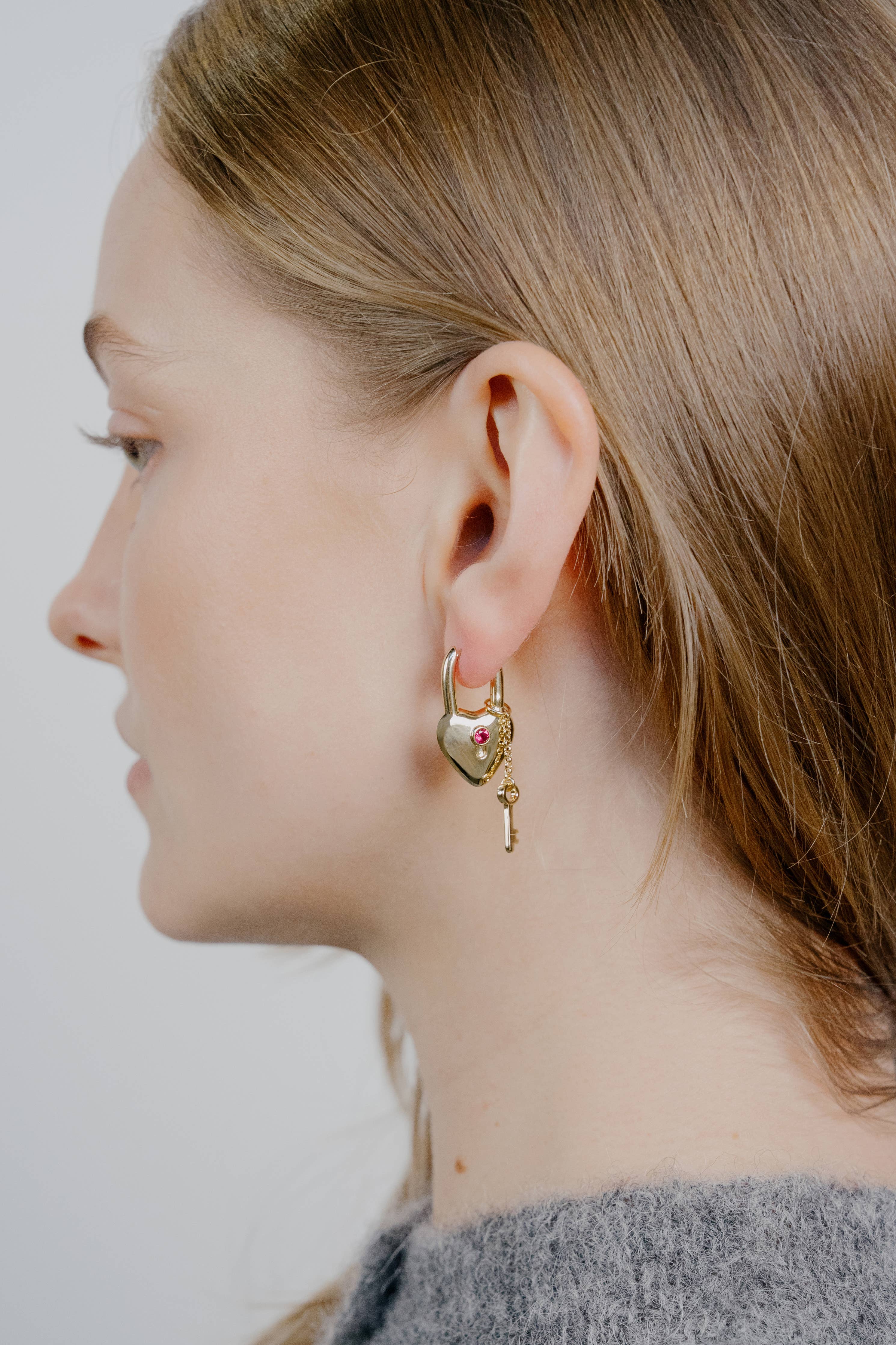 Loula Hoops