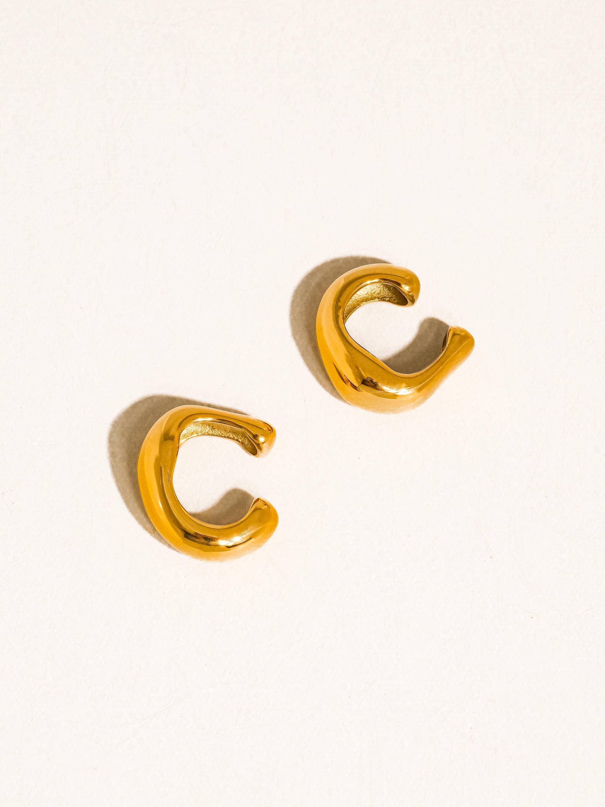 Bronte 18K Gold Non-Tarnish Chunky C Ear Cuff