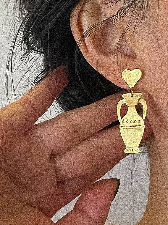Gaby 18K Gold Vintage Heart Vase Earring