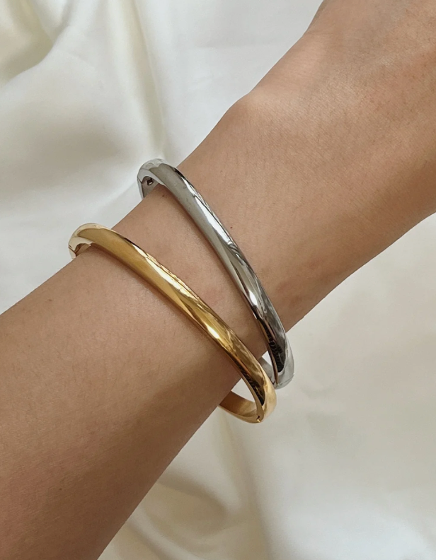 Sofia-Hinge Bangle 14K Gold Stainless Steel Waterproof