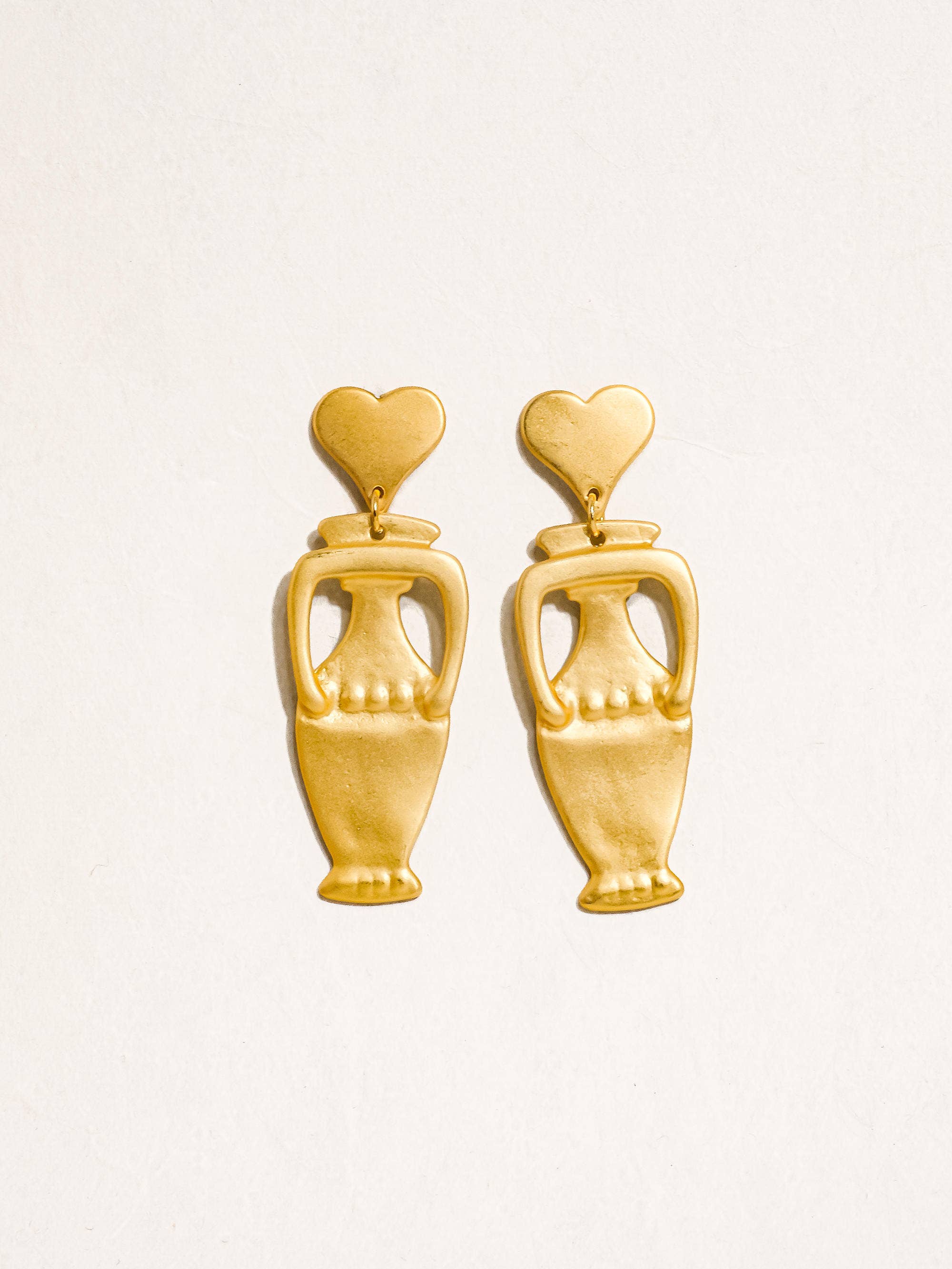 Gaby 18K Gold Vintage Heart Vase Earring