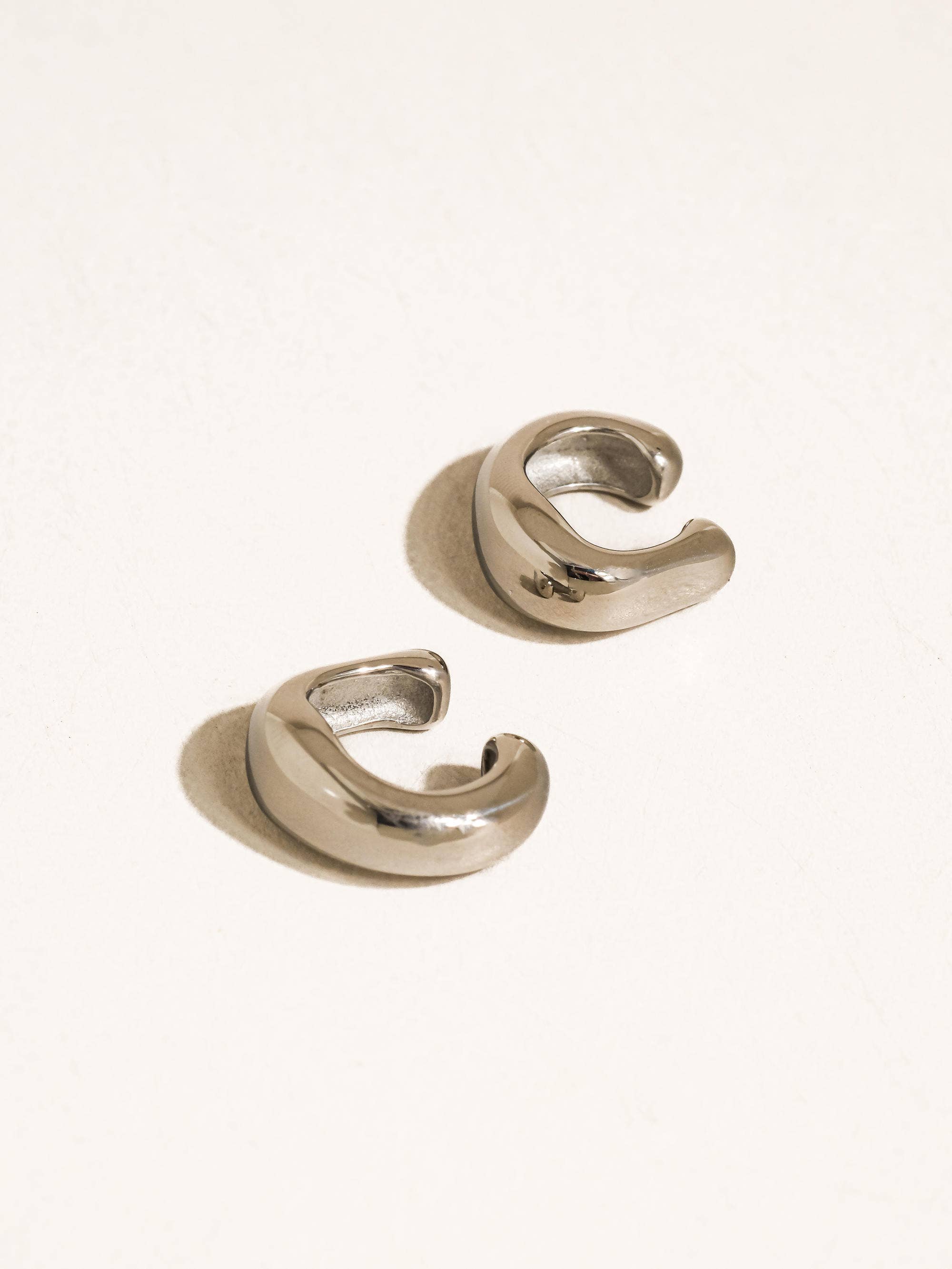 Bronte 18K Gold Non-Tarnish Chunky C Ear Cuff